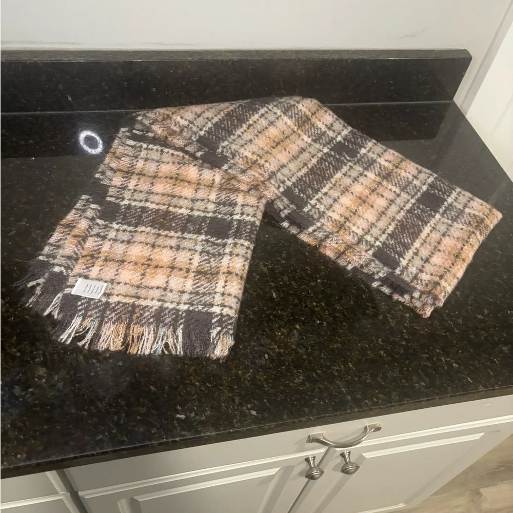 EMANUEL GERALDO Plaid Blanket Scarf in Brown, White, and Pink
